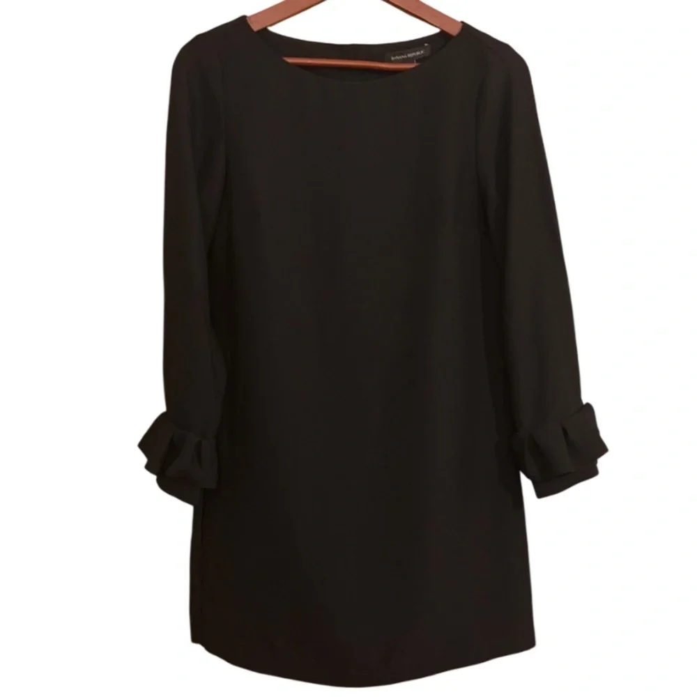 Banana Republic Ruffle-Cuff Button- Back Dress - Size 2P - Picture 4 of 14